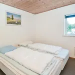 Beach Front Home In Blavand With Sauna Hébergement de vacances