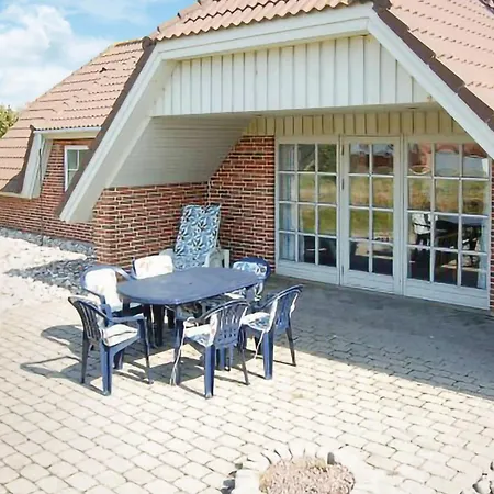 Semesterbostad Stunning Home In Blavand With Sauna Blåvand