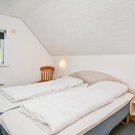 Dom wakacyjny Stunning Home In Blavand With Sauna